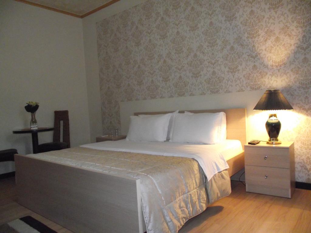 Hotel Eagle Tirana Exteriér fotografie