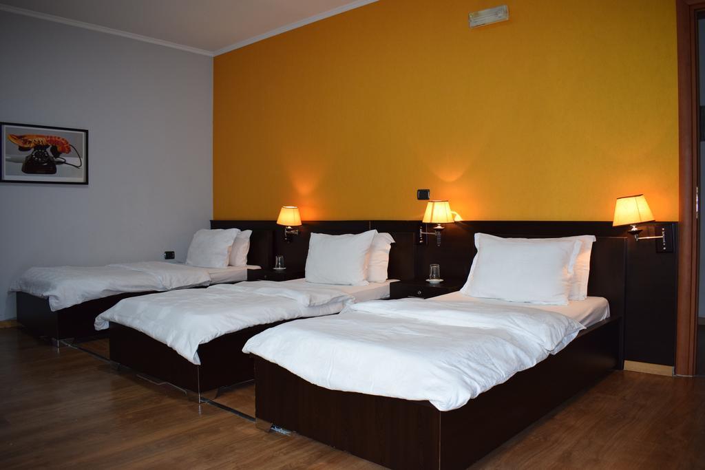 Hotel Eagle Tirana Exteriér fotografie